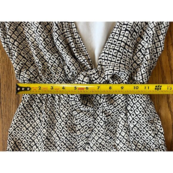 STONE COLD FOX Black White Pattern V Neck Romper Shorts Top Women's Size XS - Picture 9 of 11